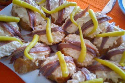 Bonito anchoa piparra - Wikicocina
