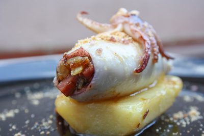 Chipirones rellenos jamon