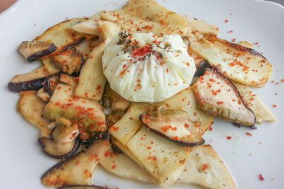 Receta hongos boletus plancha huevo escalfado - Wikicocina