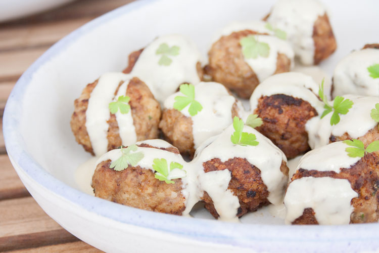 Albóndigas con almendras en salsa gorgonzola